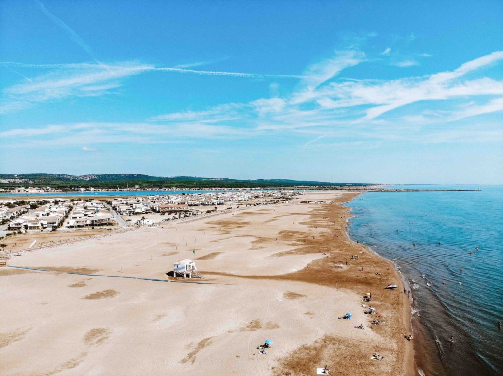 Plage à Gruissan avec son chien ou son chat